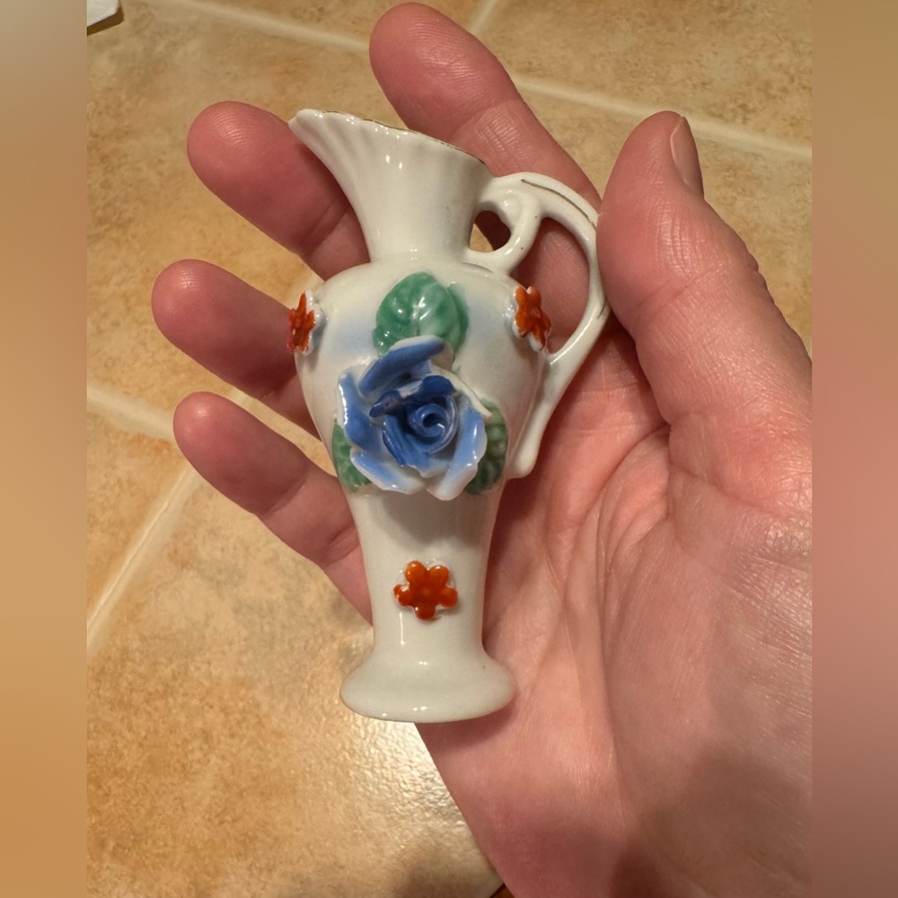 Vintage Porcelain Ceramic Pitcher Vase🌹